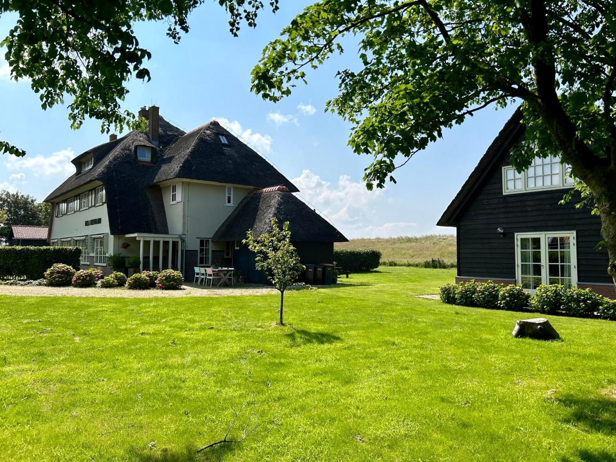 Villa Nieuwland B&B Den Oever Exterior photo